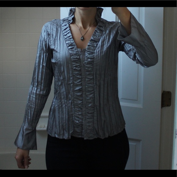 🔮 Silver Spellcaster's Top 🔮 - Picture 2 of 4